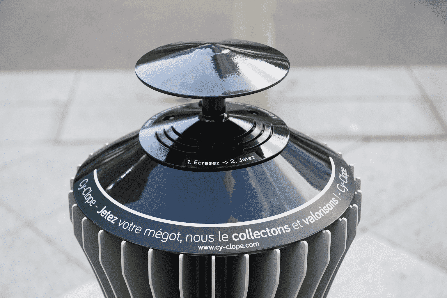 Cendrier Cy-Clope gris