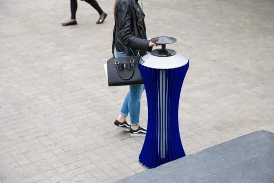 Cy-Clopeurs bleu dans une ville