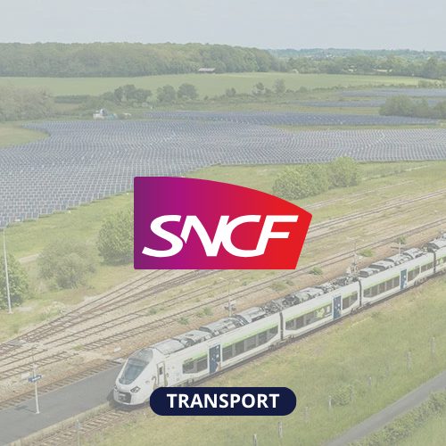 Image d'un train avec logo SNCF au premier plan