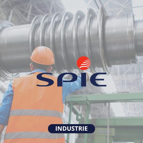 Image d'un homme dans une usine avec logo SPIE au premier plan